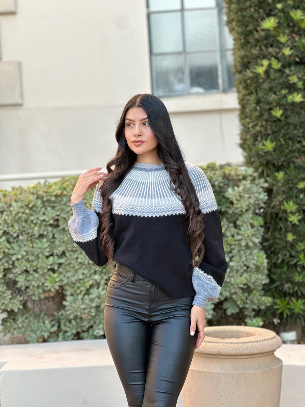 Pull en maille color block neutre