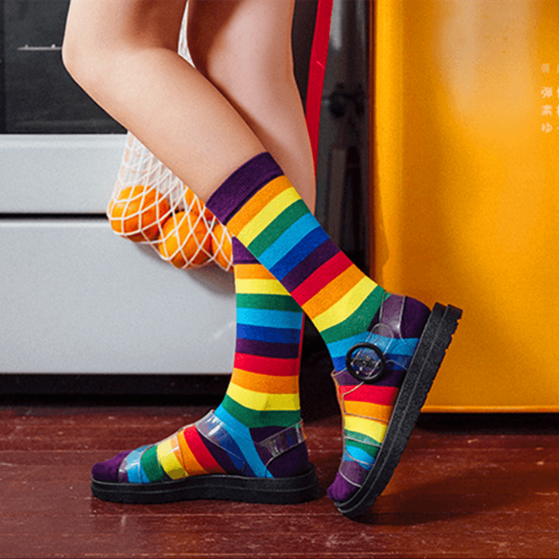 Nouvelle Arrivée Chaussettes Longues en Coton Élastique pour Femmes Couleurs Bonbon Motif Arc-en-ciel Sportif Rétro Harajuku Chaussettes Décontractées pour Hommes et Femmes