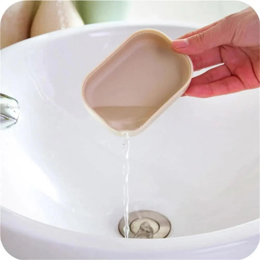 Nouvelle boîte à savon en plastique avec distributeur, porte-savon, étui à plat pour salle de bain, douche, voyage, randonnée, boîte à savon de couleur aléatoire