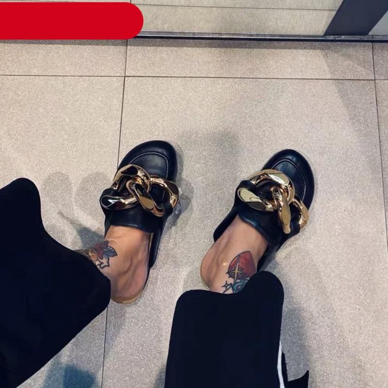 Chaîne en or Femme Pantoufle Bout fermé Chaussures mules à enfiler Bout rond Talons bas Tongs décontractées Sandales plates à enfiler Sandales à enfiler élégantes Mules Talons Chaussons