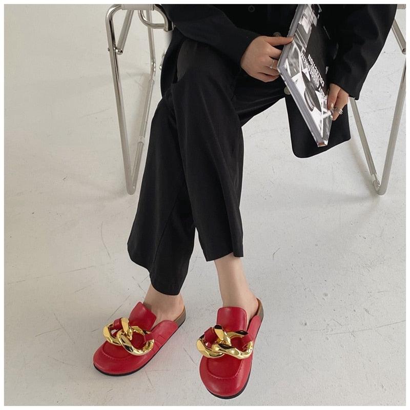 Chaîne en or Femme Pantoufle Bout fermé Chaussures mules à enfiler Bout rond Talons bas Tongs décontractées Sandales plates à enfiler Sandales à enfiler élégantes Mules Talons Chaussons