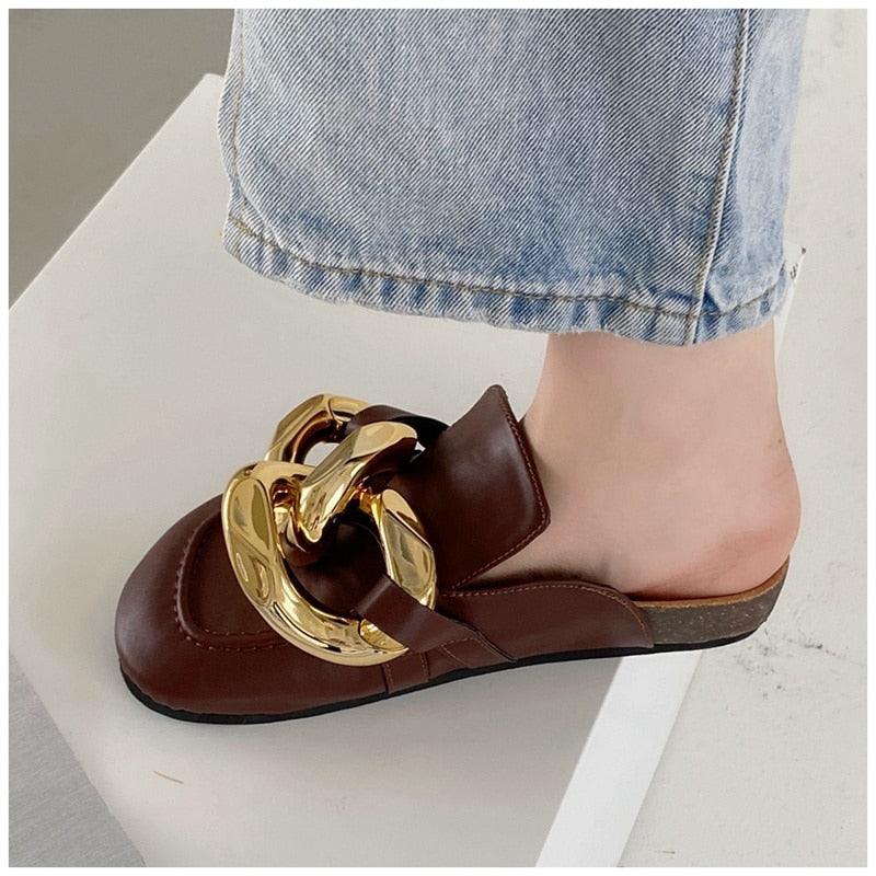 Chaîne en or Femme Pantoufle Bout fermé Chaussures mules à enfiler Bout rond Talons bas Tongs décontractées Sandales plates à enfiler Sandales à enfiler élégantes Mules Talons Chaussons