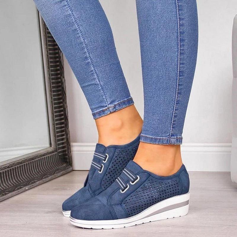 Nouvelles baskets décontractées à talons hauts pour femmes, chaussures respirantes rehaussant la hauteur, coussin d'air, baskets confortables, chaussures vulcanisées en cuir pour femmes, chaussures de marche de luxe pour femmes en extérieur