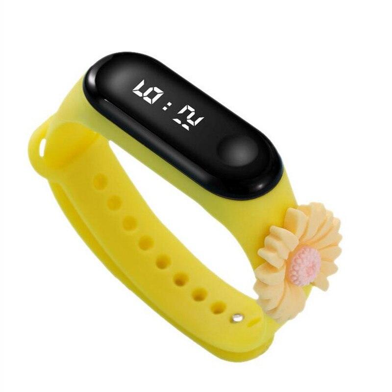 Nouvelle Montre-Bracelet Électronique LED Sport Montres Enfants en Silicone à la Mode pour Garçons Filles Étudiants Montres de Sport Électroniques LED Numériques Montre à Capteur Lumineux Montres à la Mode pour Hommes et Femmes