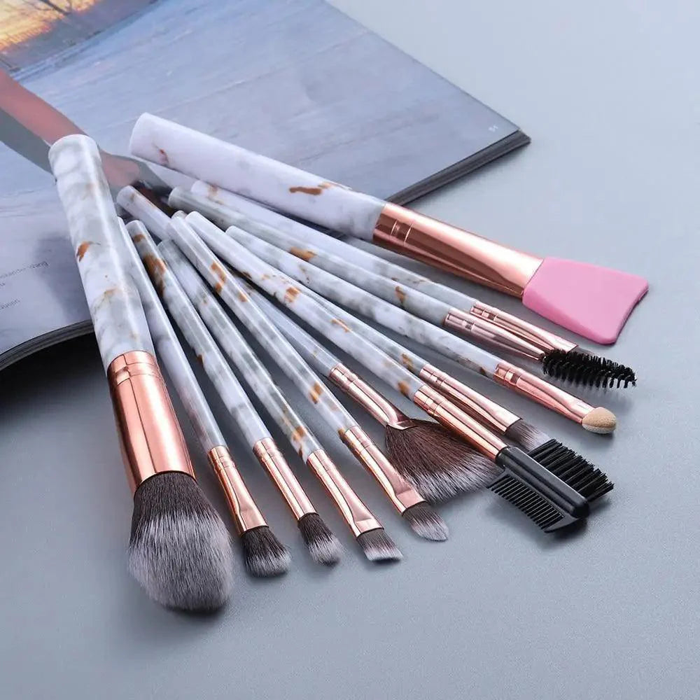 Nouvel Ensemble de Pinceaux de Maquillage Luxueux 12/8/5pcs Yeux Lèvres Sourcils Peigne Cils Éponge Pinceau Ombre à Paupières Silicone Masque Facial Contour Brosses Cosmétiques