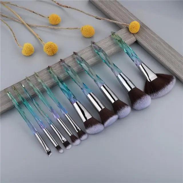 Nouvelle collection de pinceaux maquillage de luxe Cosmic Color : Pinceaux de luxe en cristal pour poudre, fond de teint, fard à paupières, sourcils et cosmétiques pour le visage. Set de pinceaux éventail.