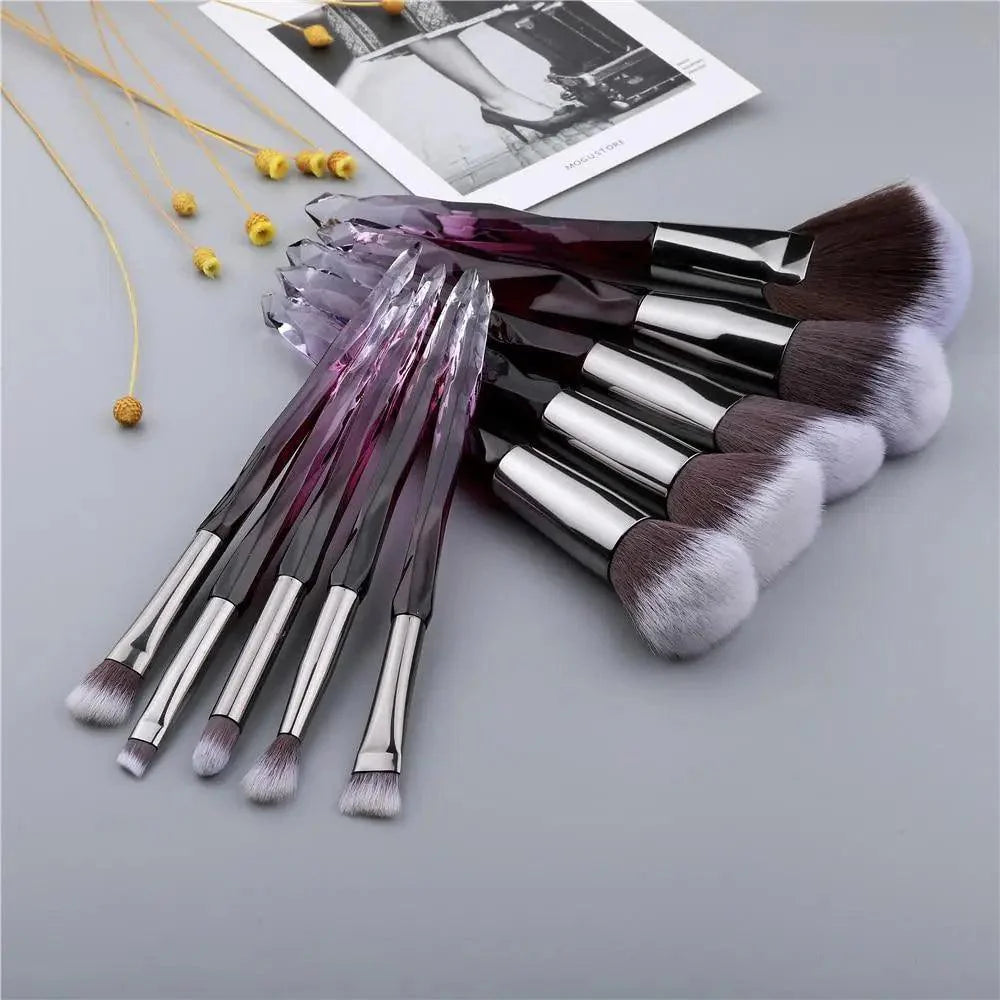 Nouvelle collection de pinceaux maquillage de luxe Cosmic Color : Pinceaux de luxe en cristal pour poudre, fond de teint, fard à paupières, sourcils et cosmétiques pour le visage. Set de pinceaux éventail.
