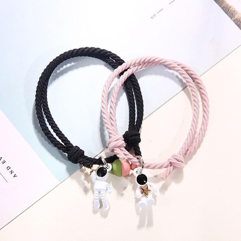 Nouveau Bracelet Couple Aimant Étoile Astronaute Bracelet Assorti Mode Attrayant Étoile Bracelets Magnétiques Pour Couples Ensemble Cadeaux Bijoux Pour Couple Meilleur Ami Petite Amie Petit Ami Femmes Hommes