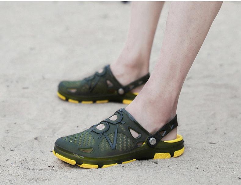 Nouvelles Sandales Homme Tongs d'Été Claquettes Chaussures Décontractées de Plage Extérieur Sandales Aquatiques Chaussures de Plage Extérieur Jardin Piscine Douche Sandales d'Été Claquettes d'Extérieur