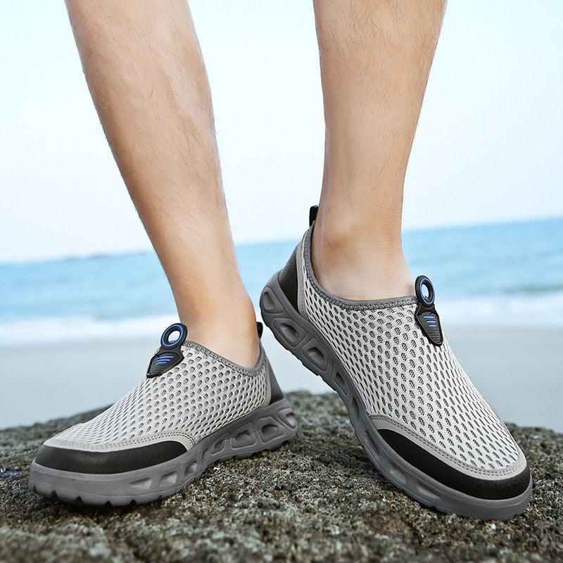 Nouvelles chaussures aquatiques en maille pour hommes, respirantes, à séchage rapide, baskets aquatiques légères et antidérapantes, chaussures de sport confortables en maille, chaussures de plage, de natation, de surf, chaussures aquatiques.