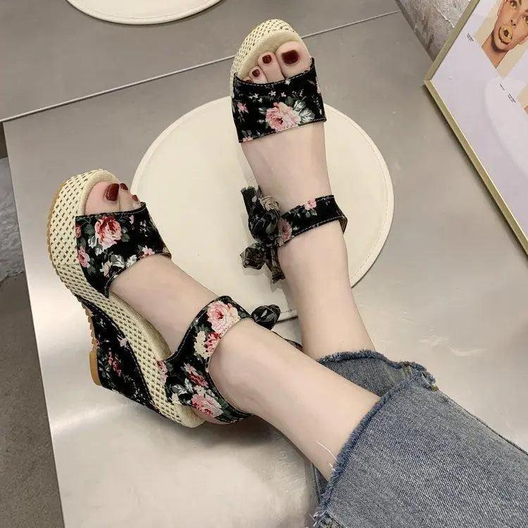 Nouvelles sandales à talons hauts en bois pour femmes, design élégant et moderne, chaussures d'été pour femmes