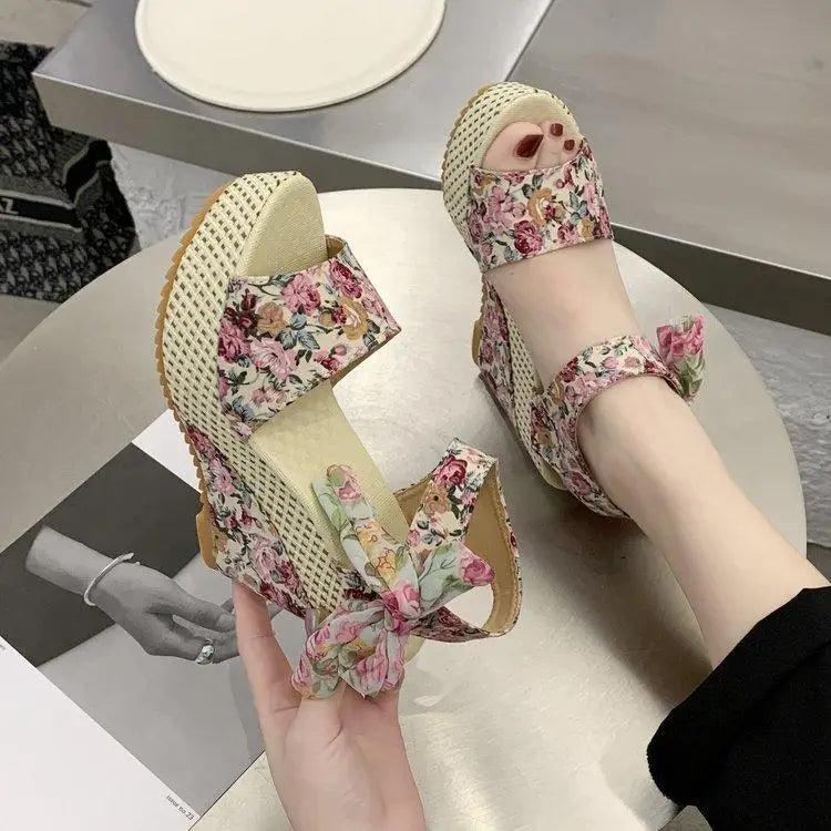 Nouvelles sandales à talons hauts en bois pour femmes, design élégant et moderne, chaussures d'été pour femmes