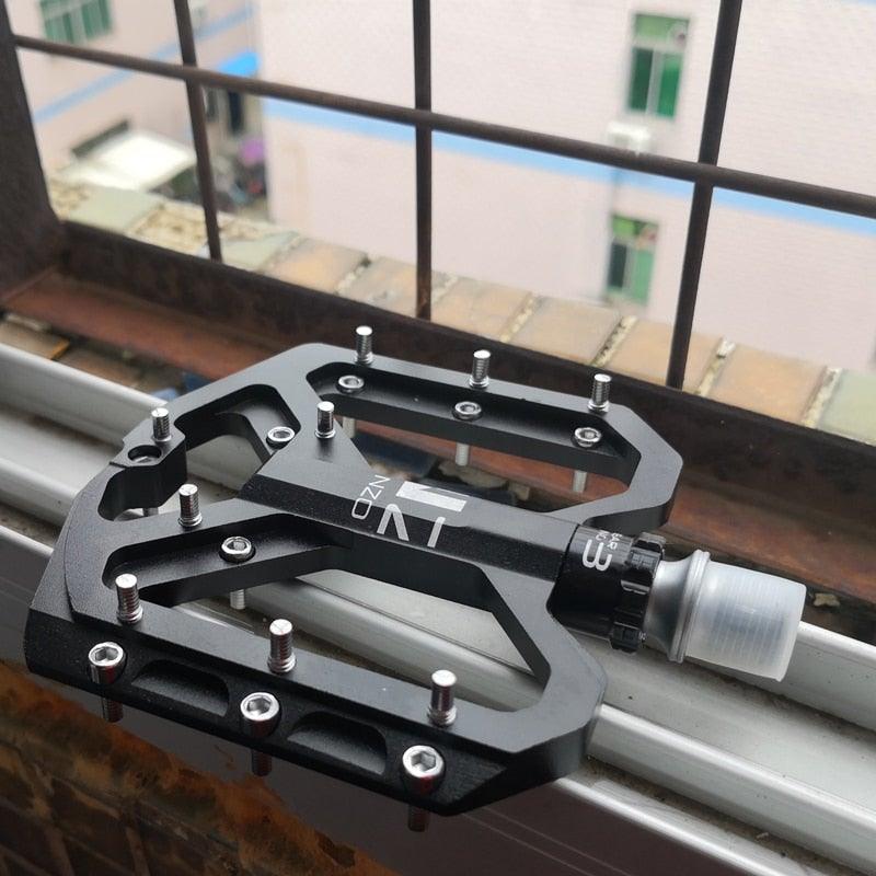 Nouvelles pédales de vélo antidérapantes VTT plates en alliage 9/16 3 roulements pour vélos de route, pédales de VTT, pédales de vélo plates 9/16 légères, pédales de vélo de route à roulements scellés en fibre de carbone