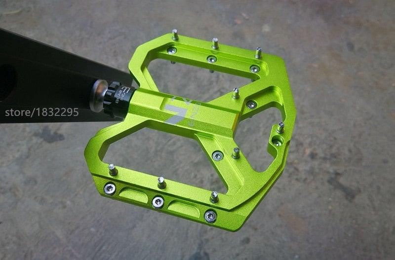 Nouvelles pédales de vélo antidérapantes VTT plates en alliage 9/16 3 roulements pour vélos de route, pédales de VTT, pédales de vélo plates 9/16 légères, pédales de vélo de route à roulements scellés en fibre de carbone