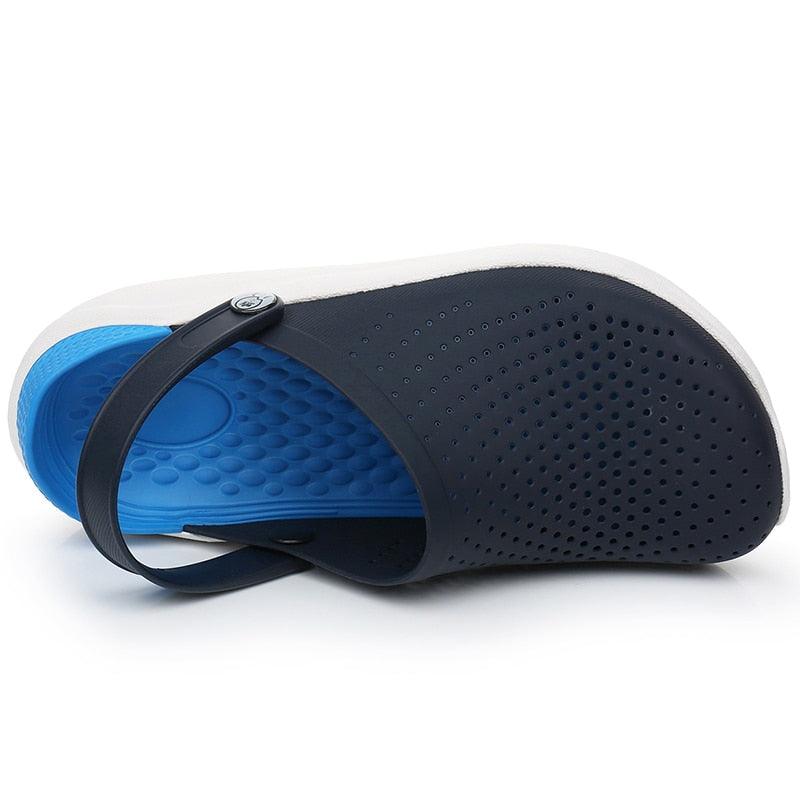 Nouvelles sandales, chaussures à trous pour hommes, sandales pour femmes, sabots, chaussures de jardin unisexes, chaussures d'eau grises, sandales légères à enfiler, chaussures d'été pour la plage, la piscine, la douche