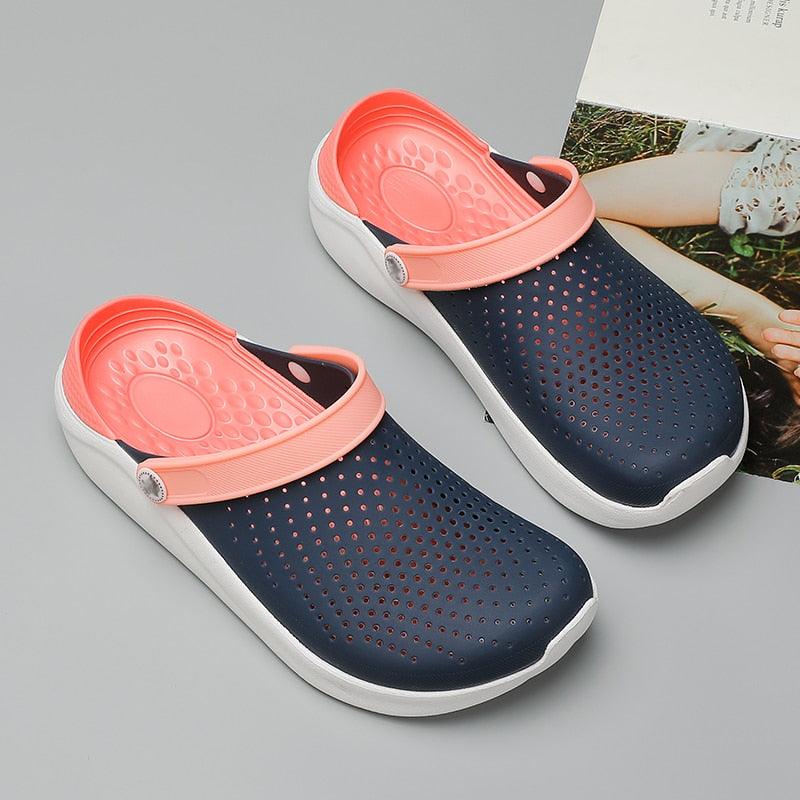 Nouvelles sandales, chaussures à trous pour hommes, sandales pour femmes, sabots, chaussures de jardin unisexes, chaussures d'eau grises, sandales légères à enfiler, chaussures d'été pour la plage, la piscine, la douche