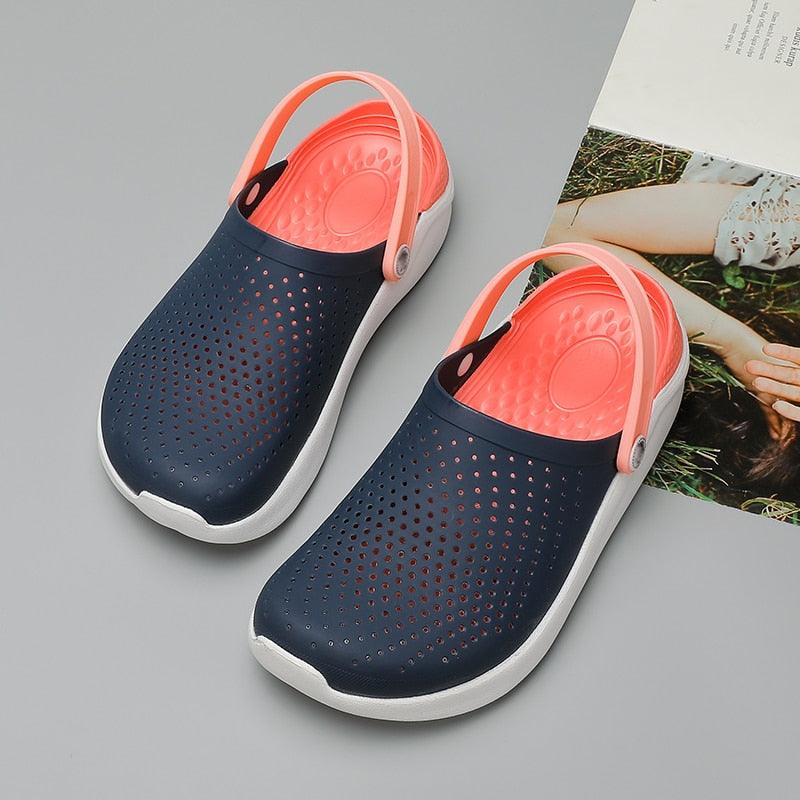 Nouvelles sandales, chaussures à trous pour hommes, sandales pour femmes, sabots, chaussures de jardin unisexes, chaussures d'eau grises, sandales légères à enfiler, chaussures d'été pour la plage, la piscine, la douche