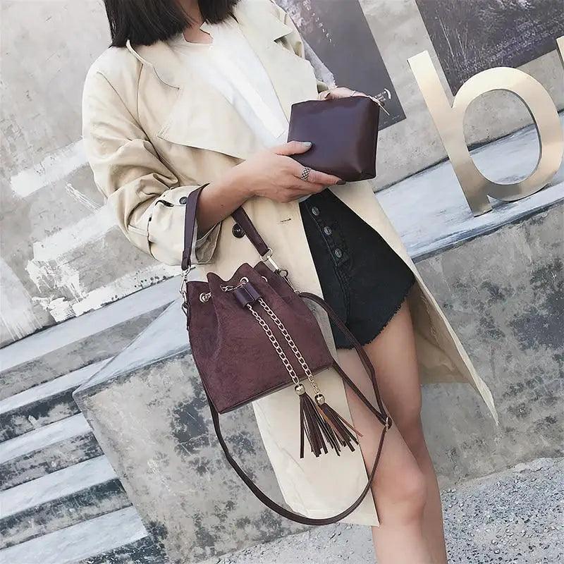 Nouveaux Sacs à Bandoulière Mini Sacs Mignons Sac Seau Sacs à Main Organisateur Petit Pompon Cuir PU Sacs à Bandoulière Femme