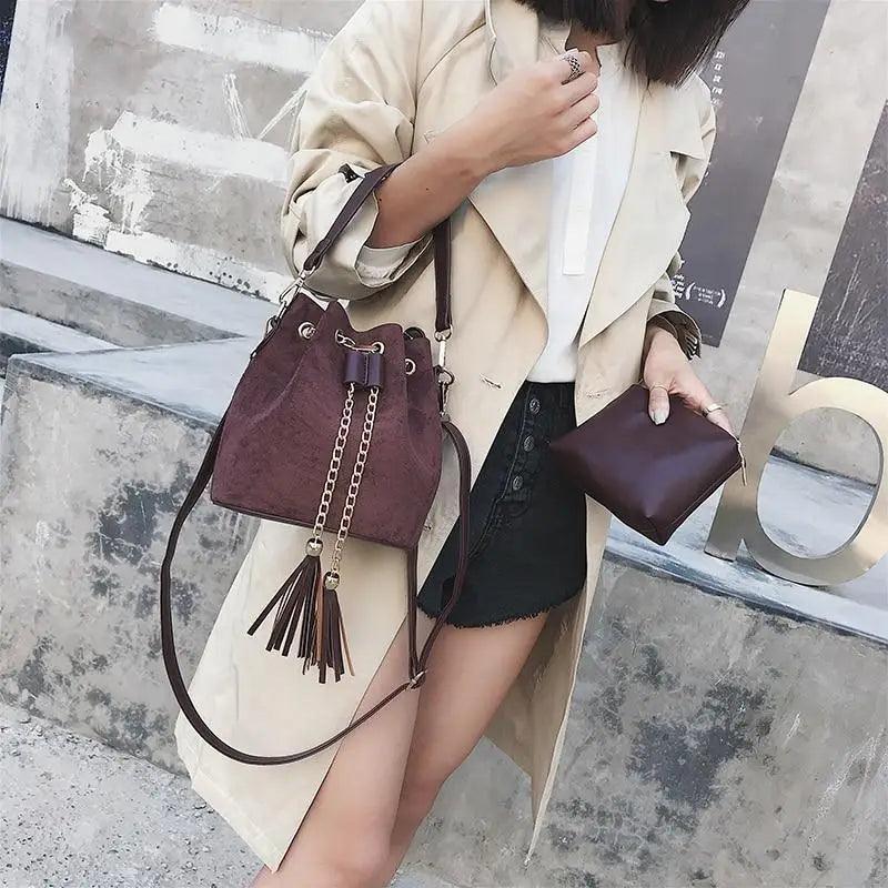 Nouveaux Sacs à Bandoulière Mini Sacs Mignons Sac Seau Sacs à Main Organisateur Petit Pompon Cuir PU Sacs à Bandoulière Femme