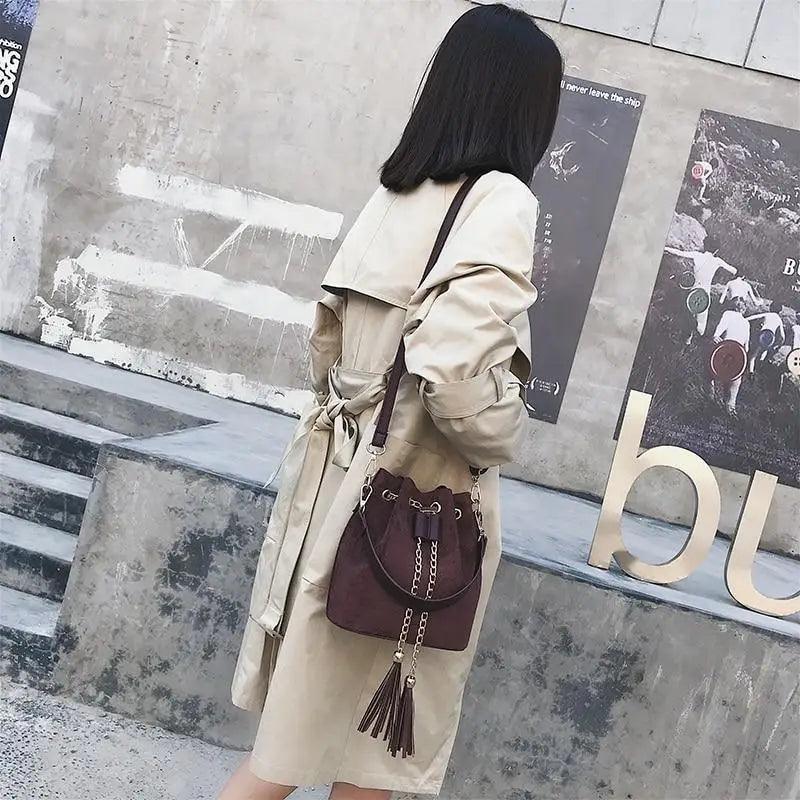 Nouveaux Sacs à Bandoulière Mini Sacs Mignons Sac Seau Sacs à Main Organisateur Petit Pompon Cuir PU Sacs à Bandoulière Femme