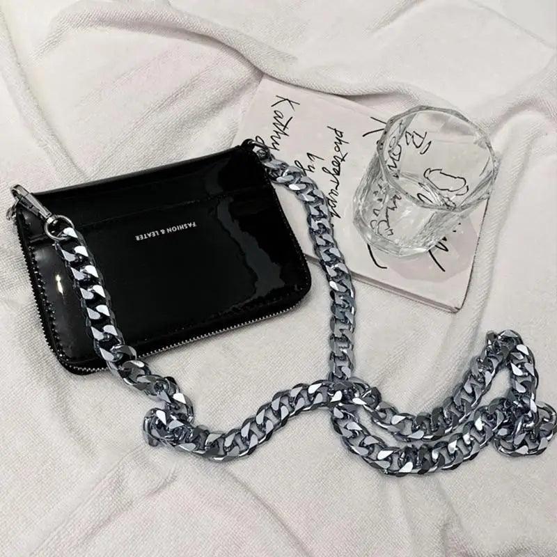 Nouveau sac à bandoulière en métal épais étincelant avec chaîne, portefeuille de vélo, mini sac, porte-monnaie. Sacs à bandoulière en cuir pour femmes, tendance.