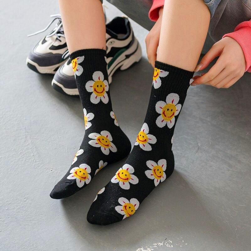 Nouvelles chaussettes de dessin animé à fleurs pour femmes Chaussettes Kawaii Respirantes Printemps Automne Chaussettes décontractées Belles chaussettes pour femmes