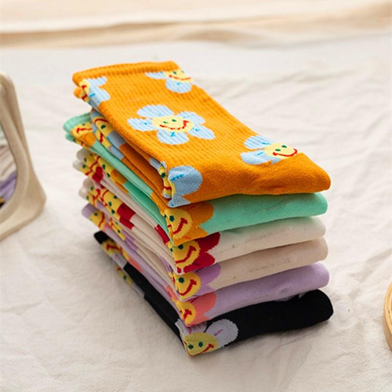 Nouvelles chaussettes de dessin animé à fleurs pour femmes Chaussettes Kawaii Respirantes Printemps Automne Chaussettes décontractées Belles chaussettes pour femmes