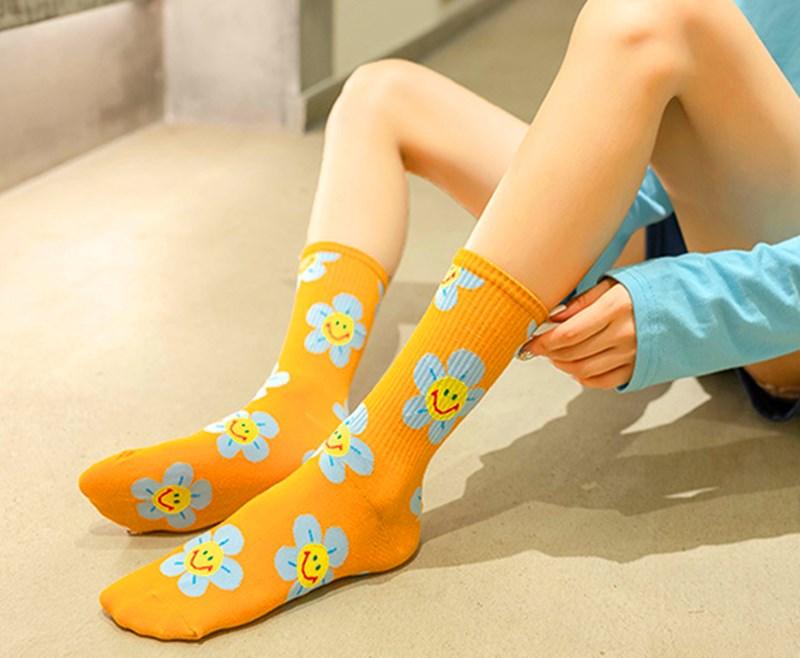 Nouvelles chaussettes de dessin animé à fleurs pour femmes Chaussettes Kawaii Respirantes Printemps Automne Chaussettes décontractées Belles chaussettes pour femmes