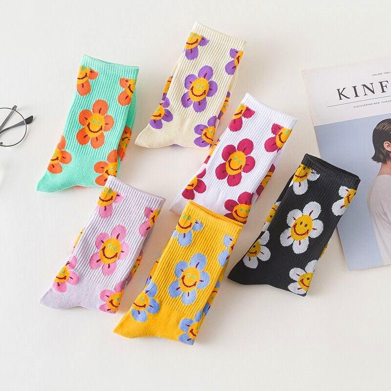Nouvelles chaussettes de dessin animé à fleurs pour femmes Chaussettes Kawaii Respirantes Printemps Automne Chaussettes décontractées Belles chaussettes pour femmes