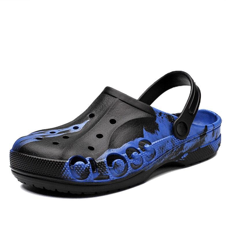 Nouvelles chaussures d'été pour hommes, sabots bleus, chaussures de jardin peintes, sandales plates de plage respirantes, sabots de jardin, mules classiques, semelle en caoutchouc antidérapante, sabots d'été à enfiler