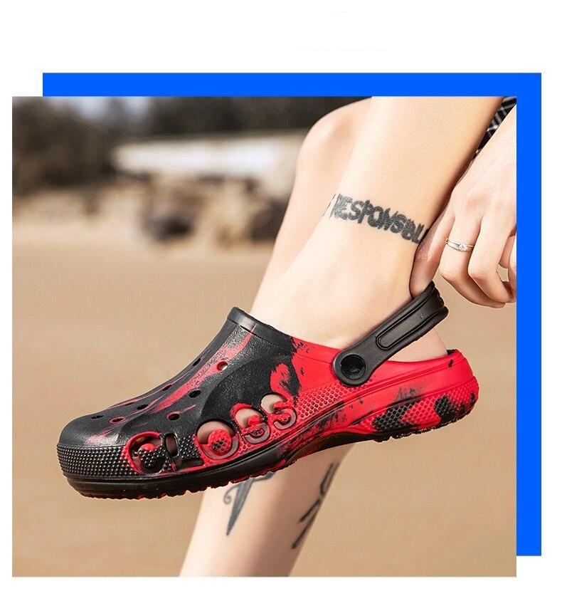 Nouvelles chaussures d'été pour hommes, sabots bleus, chaussures de jardin peintes, sandales plates de plage respirantes, sabots de jardin, mules classiques, semelle en caoutchouc antidérapante, sabots d'été à enfiler