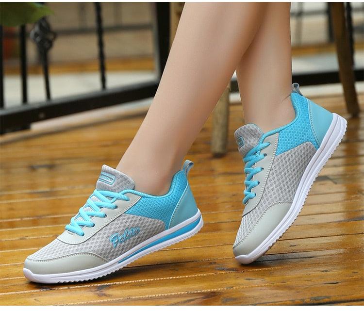 Nouvelles baskets décontractées violettes pour femmes Chaussures respirantes en maille pour femmes Baskets épaisses Chaussures de marche course tennis gym antidérapantes pour femmes