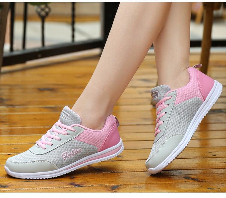 Nouvelles baskets décontractées violettes pour femmes Chaussures respirantes en maille pour femmes Baskets épaisses Chaussures de marche course tennis gym antidérapantes pour femmes