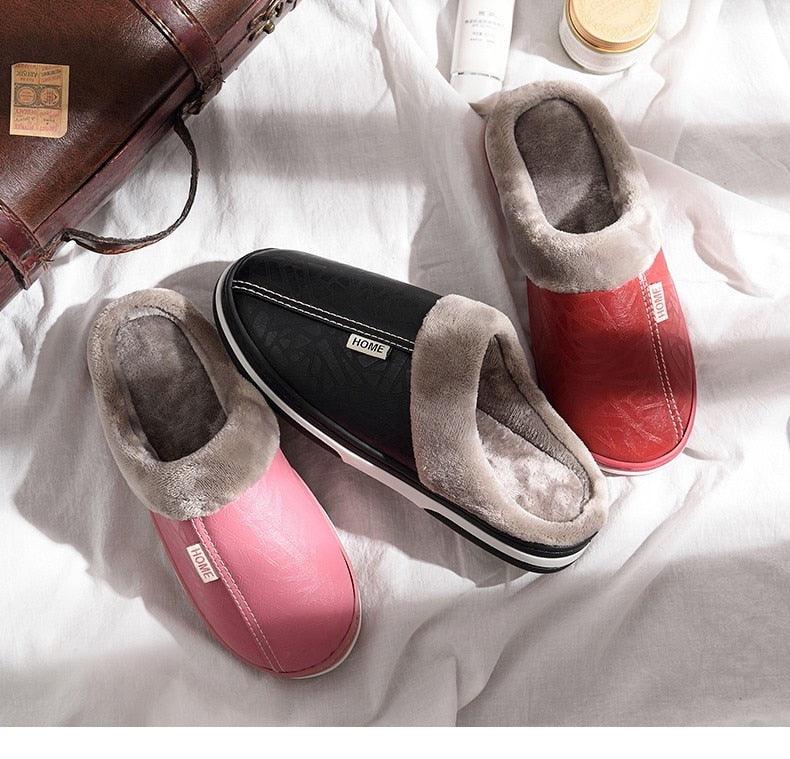 Nouvelles pantoufles d'hiver en cuir PU mignonnes en peluche pour femmes et hommes, chaussures décontractées chaudes et moelleuses, pantoufles d'intérieur douces et confortables en mousse à mémoire de forme pour hommes