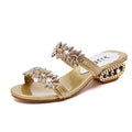 Nouvelles chaussures pour femmes, pantoufles, sandales de plage d'été, tongs d'extérieur à la mode avec strass, sandales de plage, chaussures à strass brillants, chaussures confortables à diamants, pantoufles de luxe pour femmes d'extérieur.