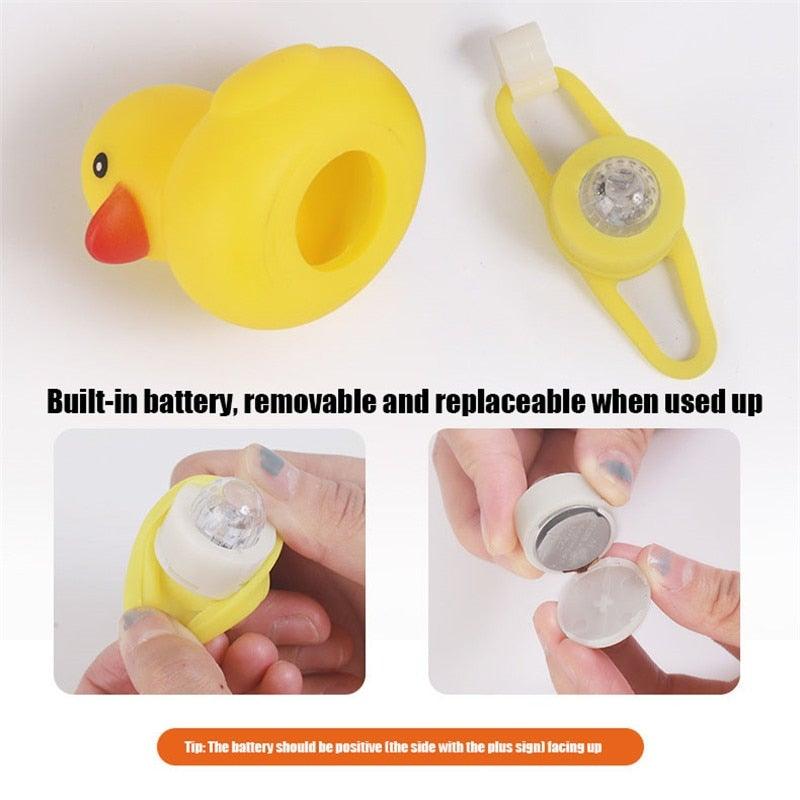Casque Hélice Normal Canard Debout Brise-Vent Petit Canard Jaune Moto Vélo Éclairage Accessoires Vélo Caoutchouc Canard Jaune Jouet Ornements Vélo Canard Jaune Avec Casque Approprié Décorations Cool