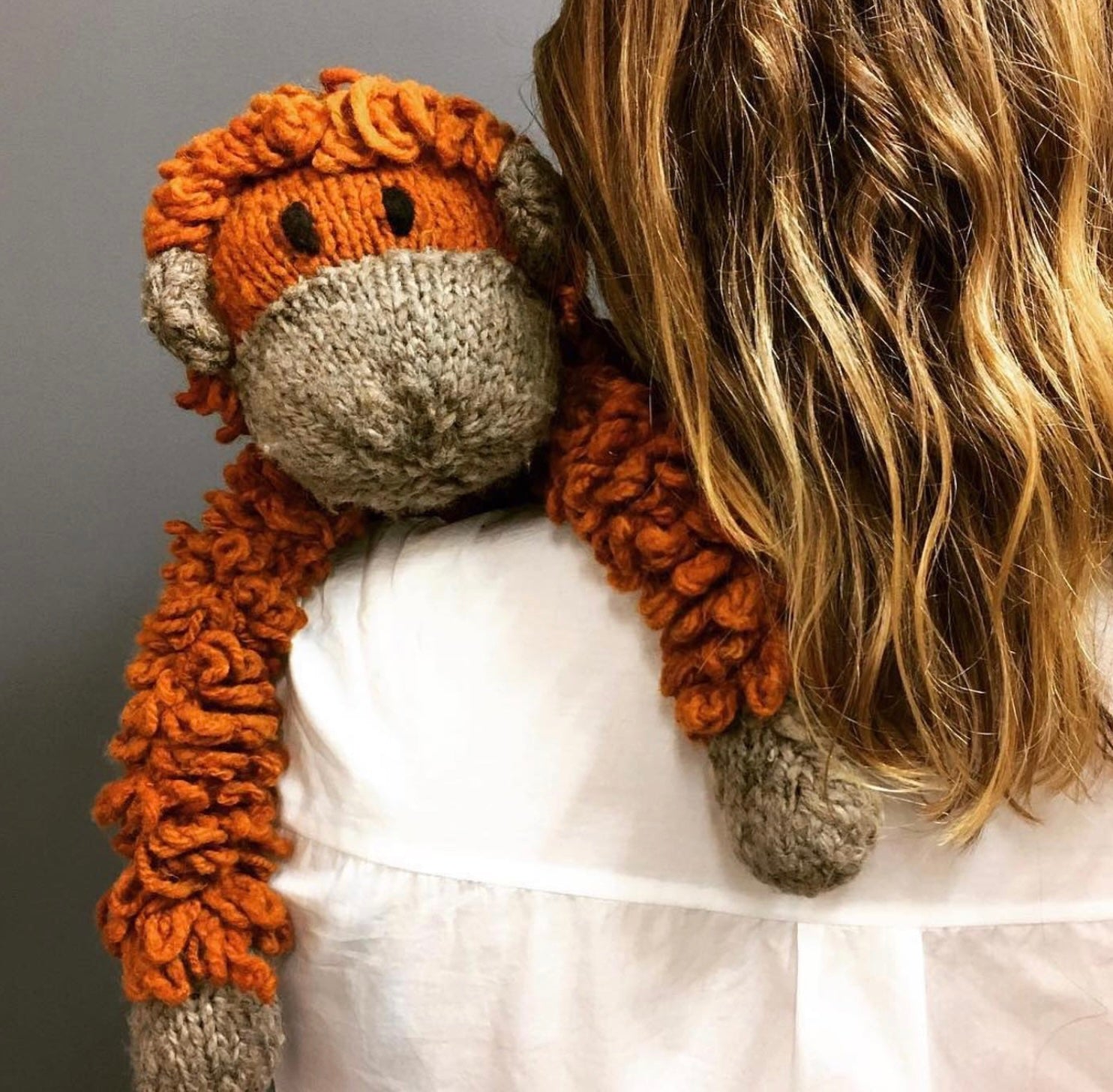 Buddy en tricot de laine | Opal l'orang-outan
