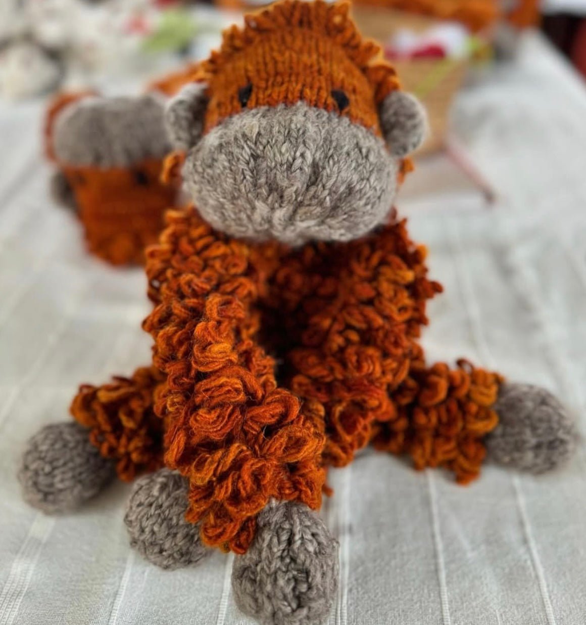 Buddy en tricot de laine | Opal l'orang-outan