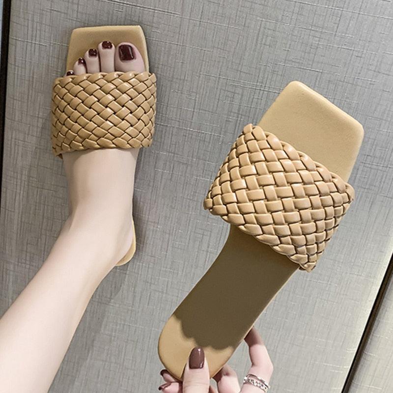 Chaussons de Luxe pour Femmes, Design Charmant, Sandales Plates de Plage à Bout Ouvert, Tongs Décontractées pour Femmes, Sandales Plates à Enfiler, Sandales Plates à Lanières en Cuir