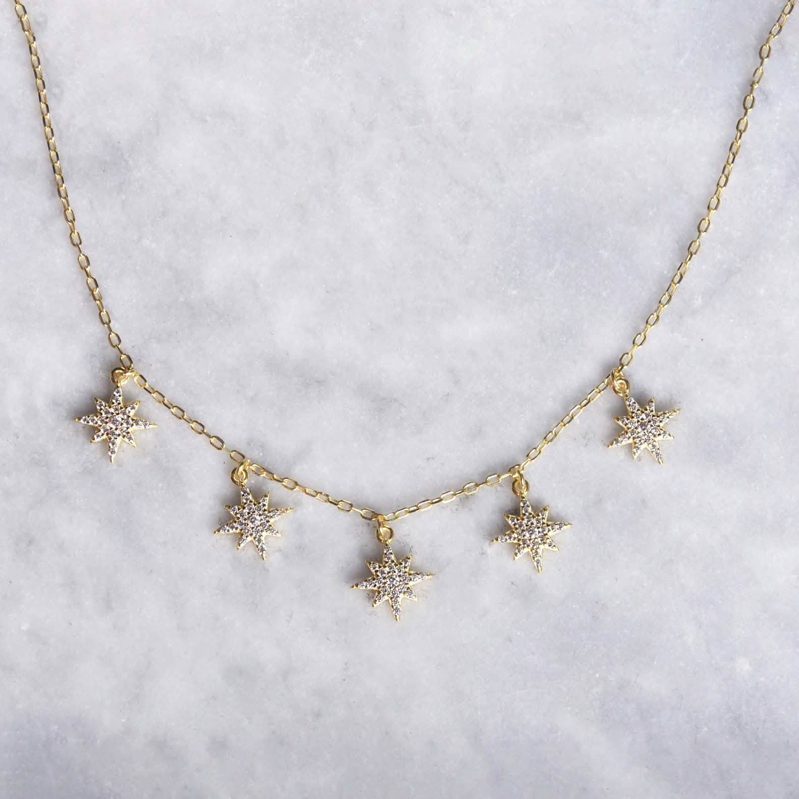 Collier Pendentif Étoile Pavée en Zirconium