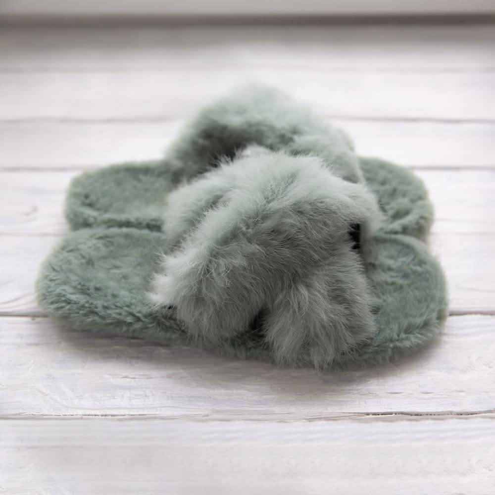 Chaussons en peluche à bride croisée