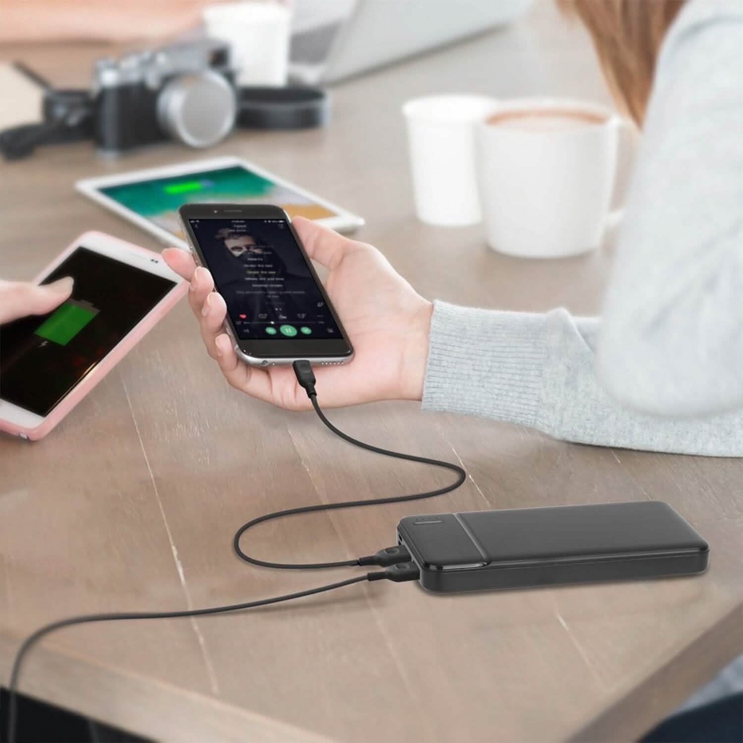 Chargeur de téléphone portable Power Bank avec 1 câble micro USB