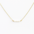 Collier ras du cou délicat avec perles – Chaîne en or 14 carats laminé – Trois perles d'eau douce – Fait main à Raleigh