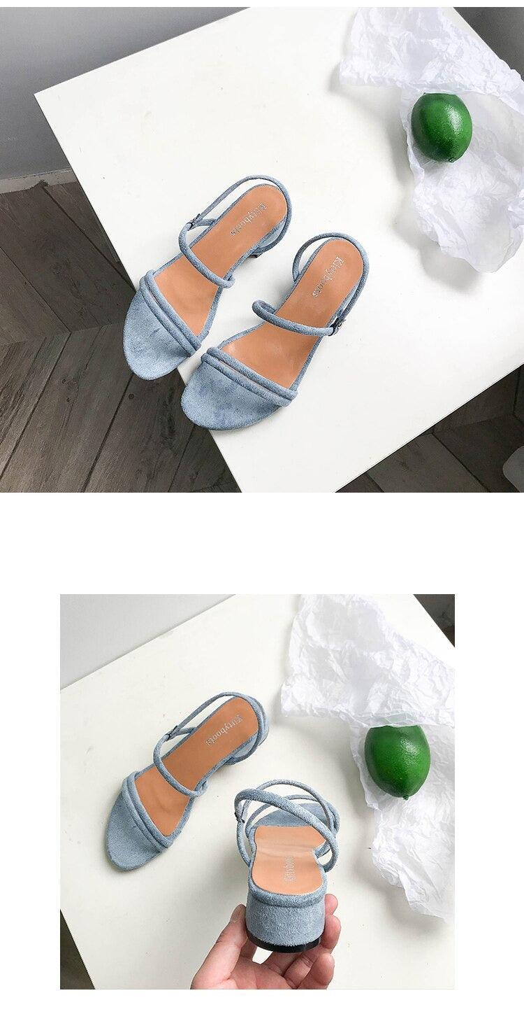 Sandales pour femmes Chaussures d'été bleues Plates Talon Claquettes Sandales pour femmes Sandales plates à lanière arrière Sandales décontractées réglables avec bout ouvert