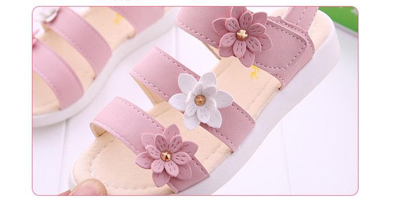 Chaussures pour enfants Sandales d'été Filles Princesse Belles chaussures à fleurs Sandales plates pour enfants Bébé Fille Sandales à lanières pour filles avec fleurs Sandales habillées à bout ouvert Belles sandales de fête en plein air