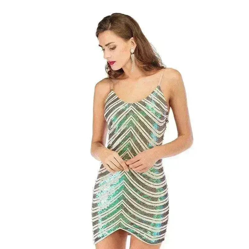 Robe à sequins, jupe à sequins extensible, dos ouvert, fines bretelles perlées