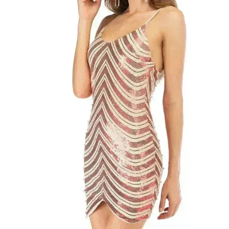 Robe à sequins, jupe à sequins extensible, dos ouvert, fines bretelles perlées