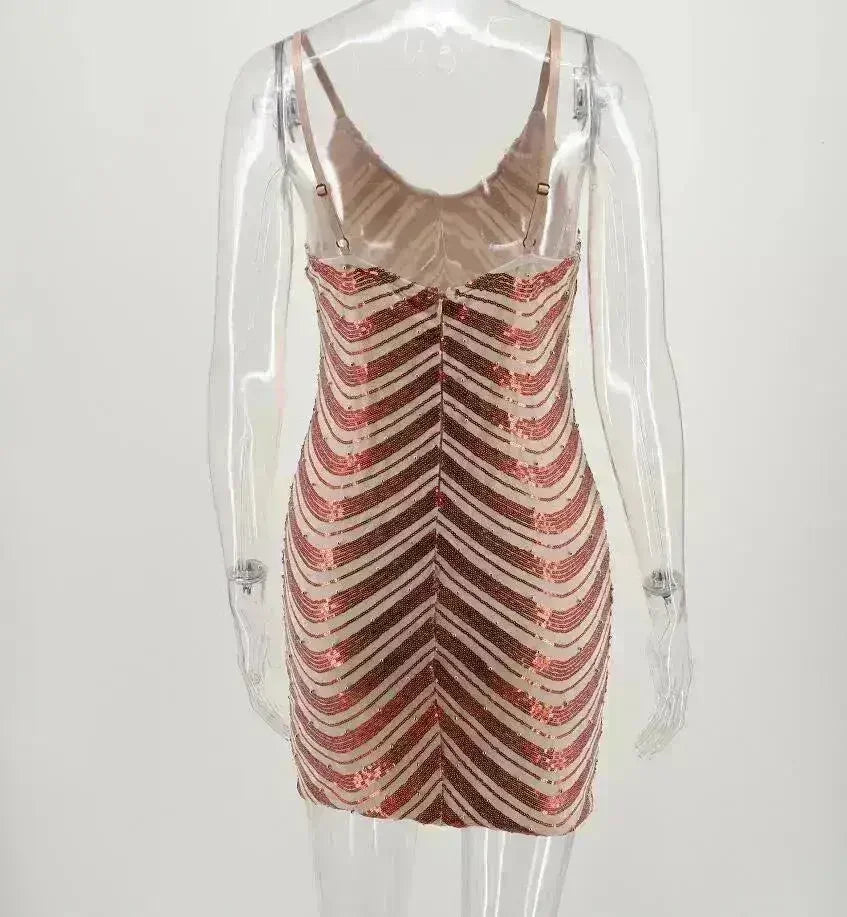 Robe à sequins, jupe à sequins extensible, dos ouvert, fines bretelles perlées