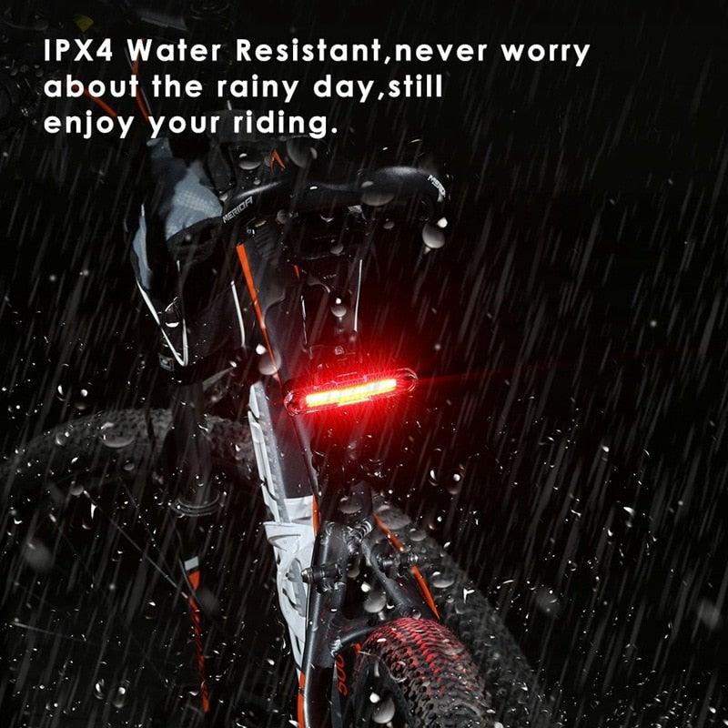 Feu arrière de vélo ultra lumineux Feu de vélo rechargeable par USB LED Feu arrière de vélo 5 modes Phares avec lumière de vélo ultra lumineuse rouge + bleue Feu arrière de vélo rechargeable par USB LED Feu de casque étanche