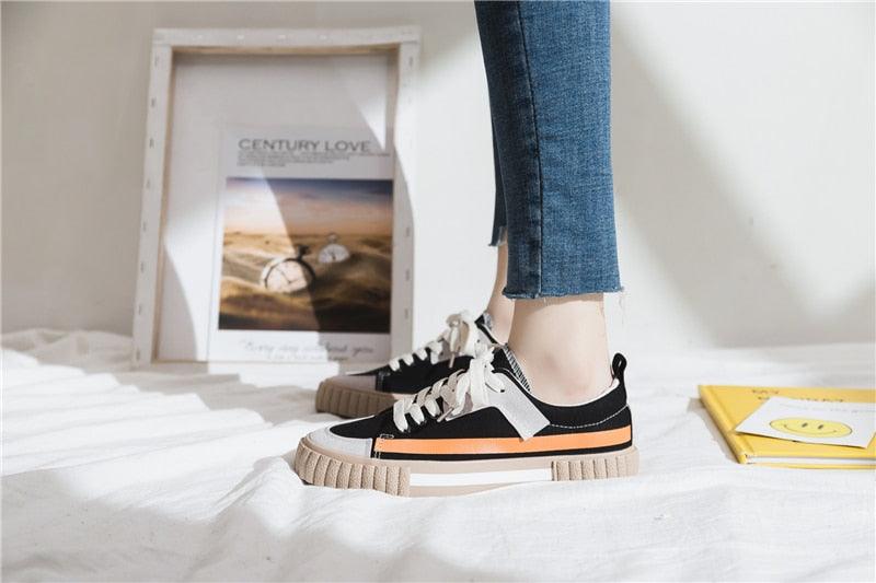 Nouvelles Baskets Décontractées en Toile pour Femme - Collection Printemps, Chaussures Plates Vulcanisées Rayées Tendance, Baskets Basses en Toile, Modèle Confortable Facile à Enfiler